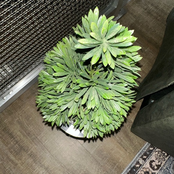 Faux Greenery Potted Plant - Picture 6 of 7